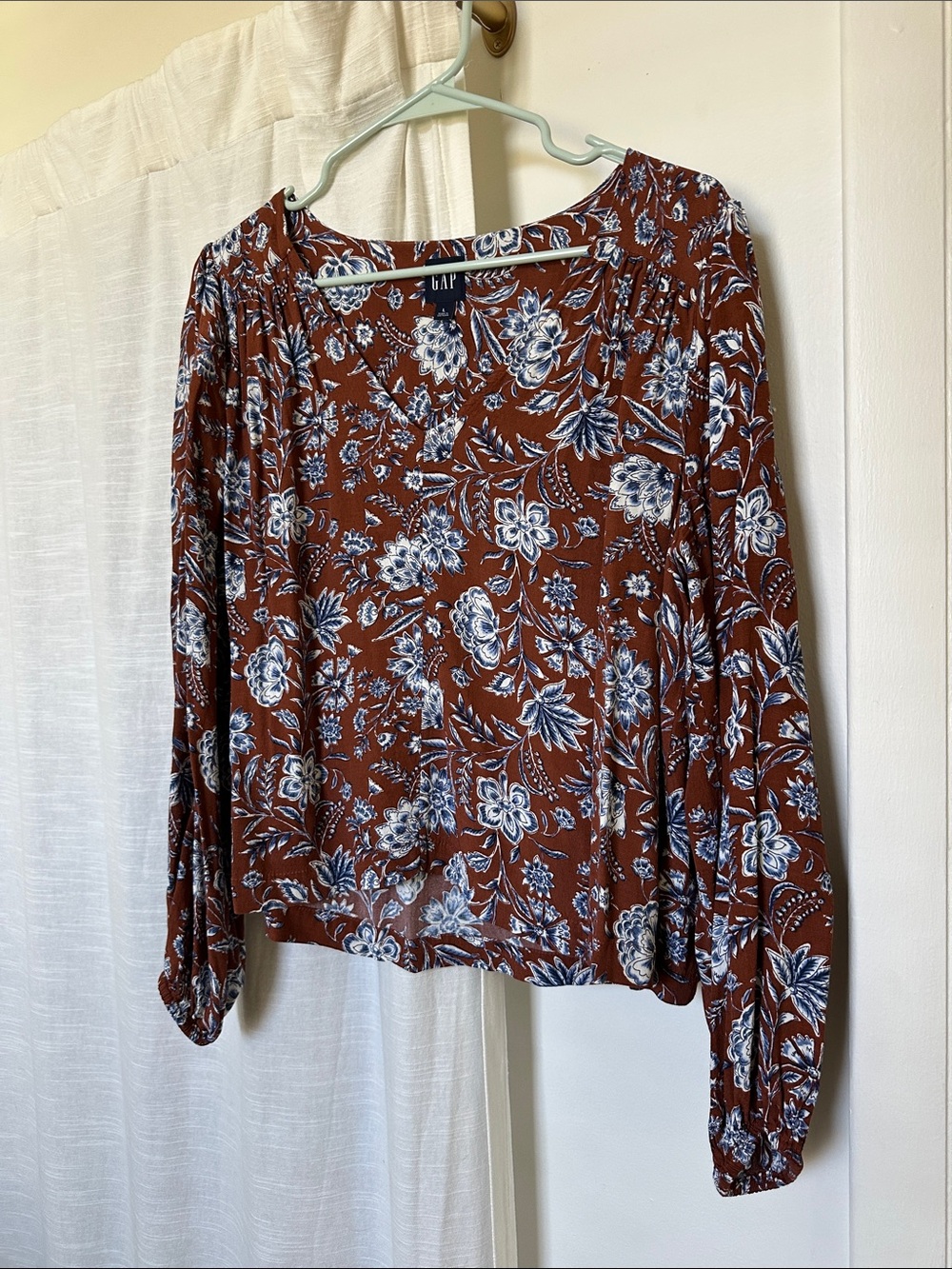 GAP Women's Rust Floral Puff-Sleeve Blouse